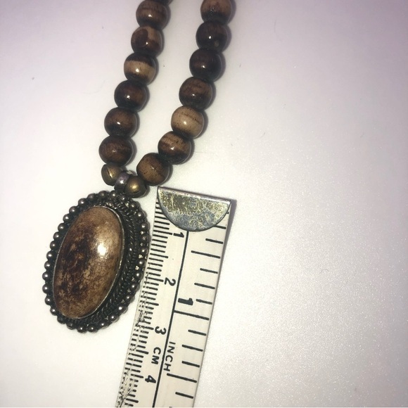VTG Wood Bead & Pendant Tribal Style Necklace Silver Tone Findings 16” / 1.2” - Picture 5 of 6